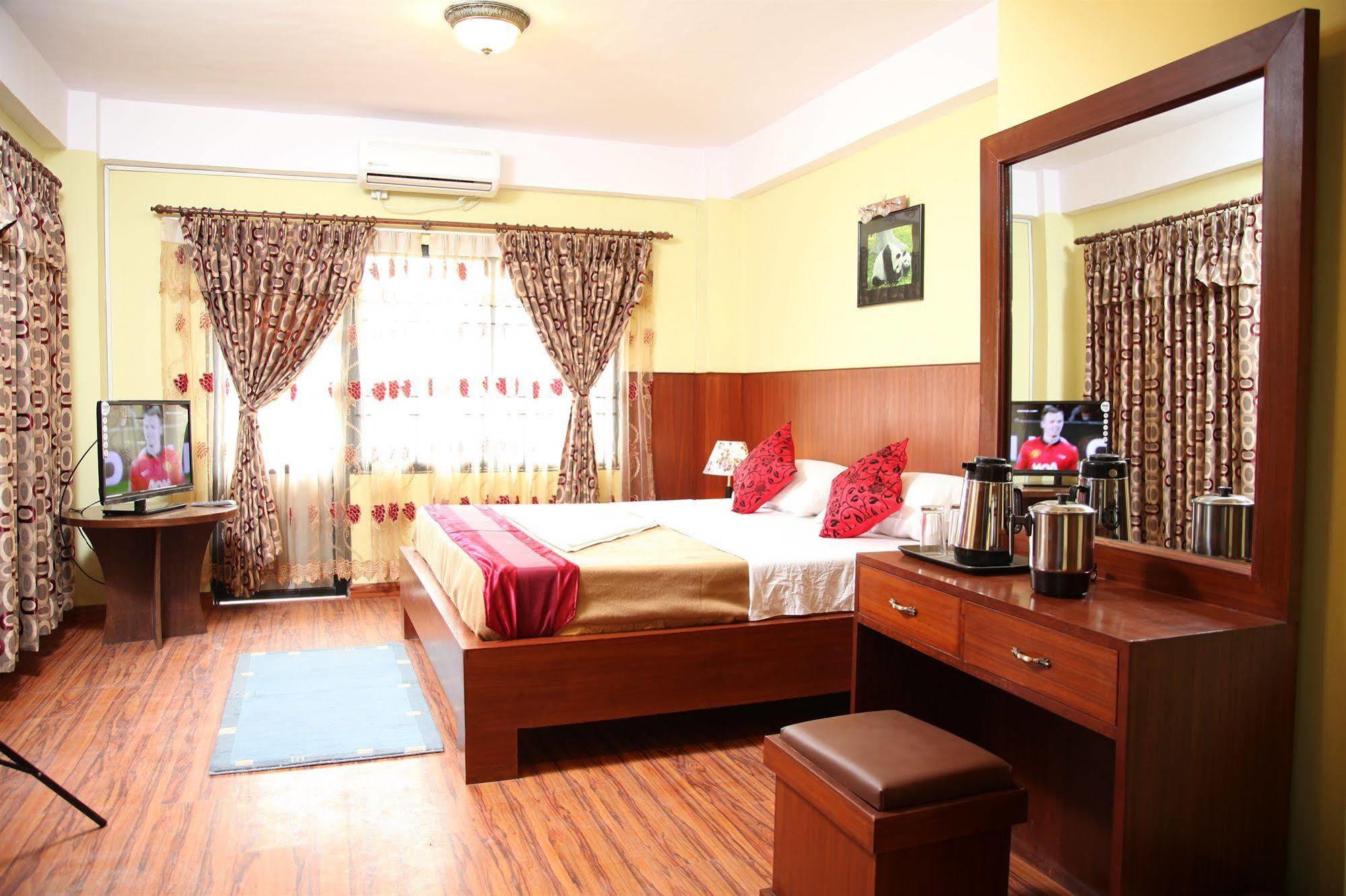 New Hotel Panda كاتماندو المظهر الخارجي الصورة